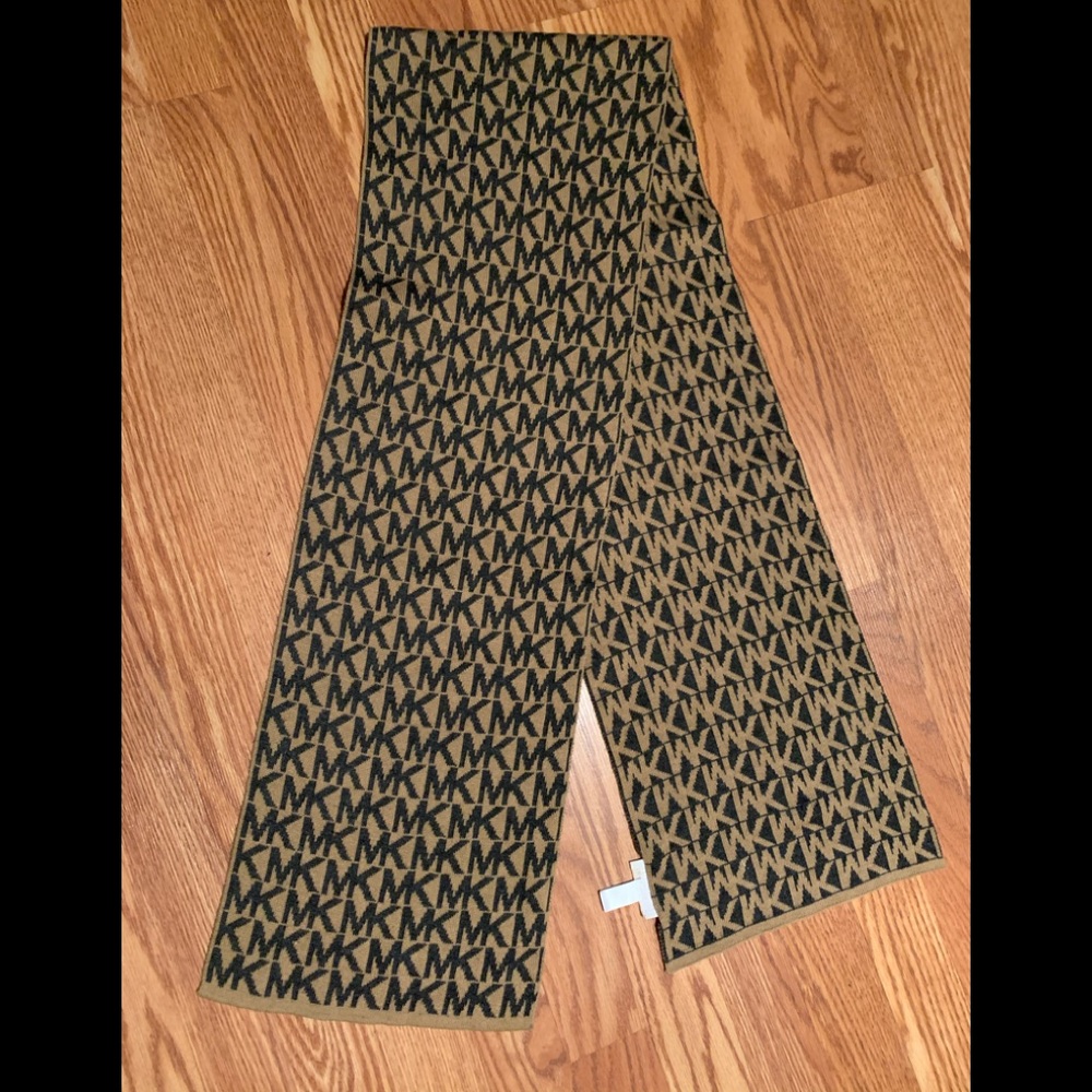 Michael Kors scarf